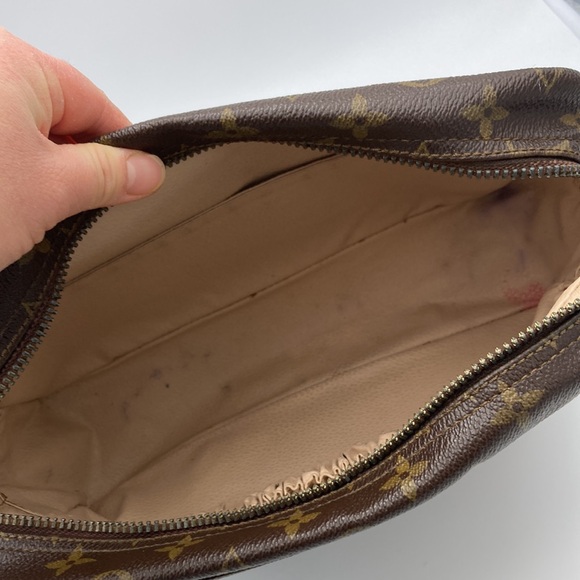 LOUIS VUITTON MONOGRAM TOILETRY TROUSSE 28 BAG - Picture 7 of 14